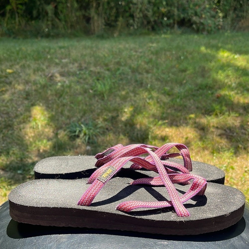 Teva Sandals Olowahu Strappy Lightweight, quick dry, womens size 9 - Picture 2 of 7